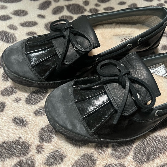 UGG Black Patent Leather Boat Shoe Loafers Waterproof - Picture 3 of 9